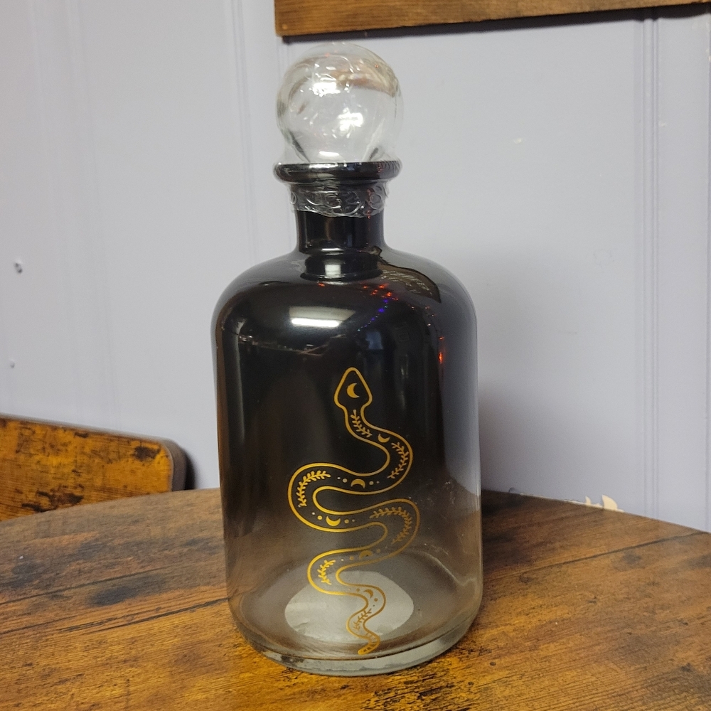 Target Bullseye Halloween ombre decanter/potion bottle w round stopper glass